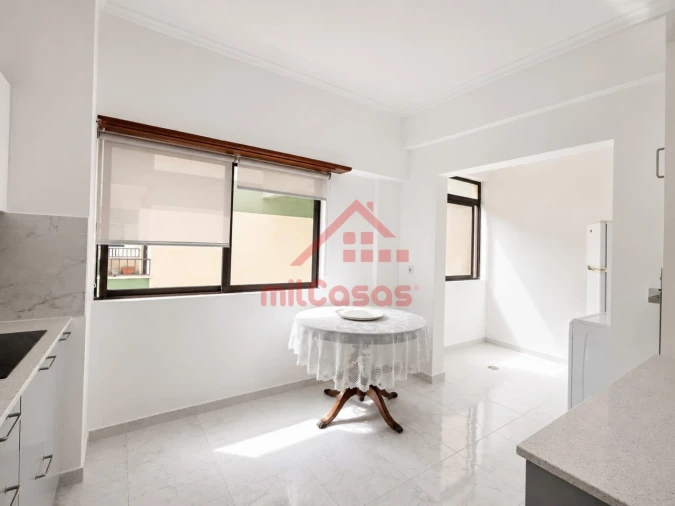 Apartamento T2 para Arrendamento em Lumiar Foto 10