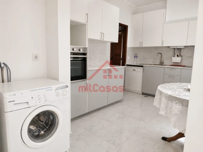 Apartamento T2 para Arrendamento em Lumiar Foto 12