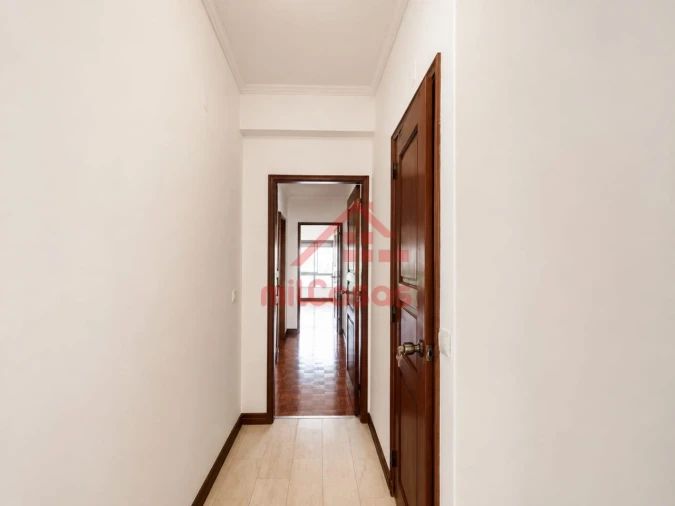 Apartamento T2 para Arrendamento em Lumiar Foto 13