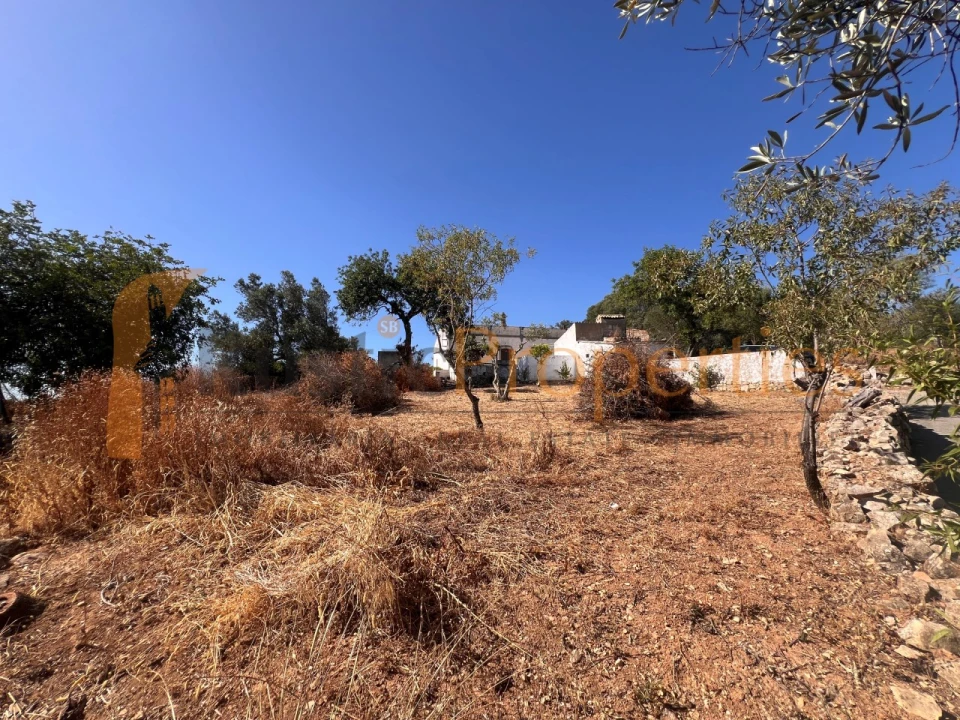 Moradia T2 para Venda em Loule (São Sebastião) Foto 9