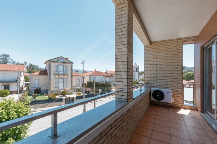 Apartamento T3 para Venda em Carregosa Foto 17