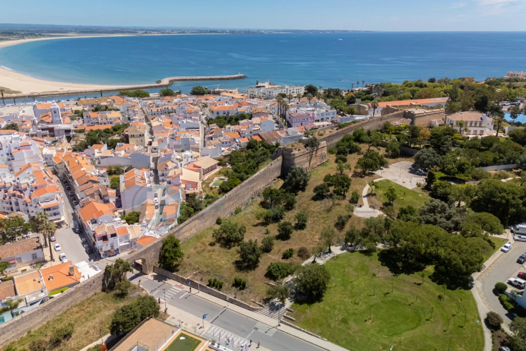 Moradia T1 para Venda em Lagos (São Sebastião e Santa Maria) Foto 21