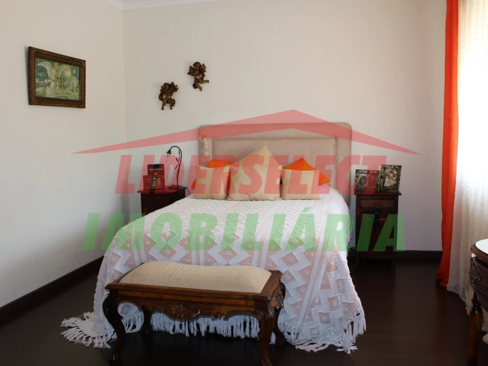 Moradia T3 para Venda em Silveira Foto 11
