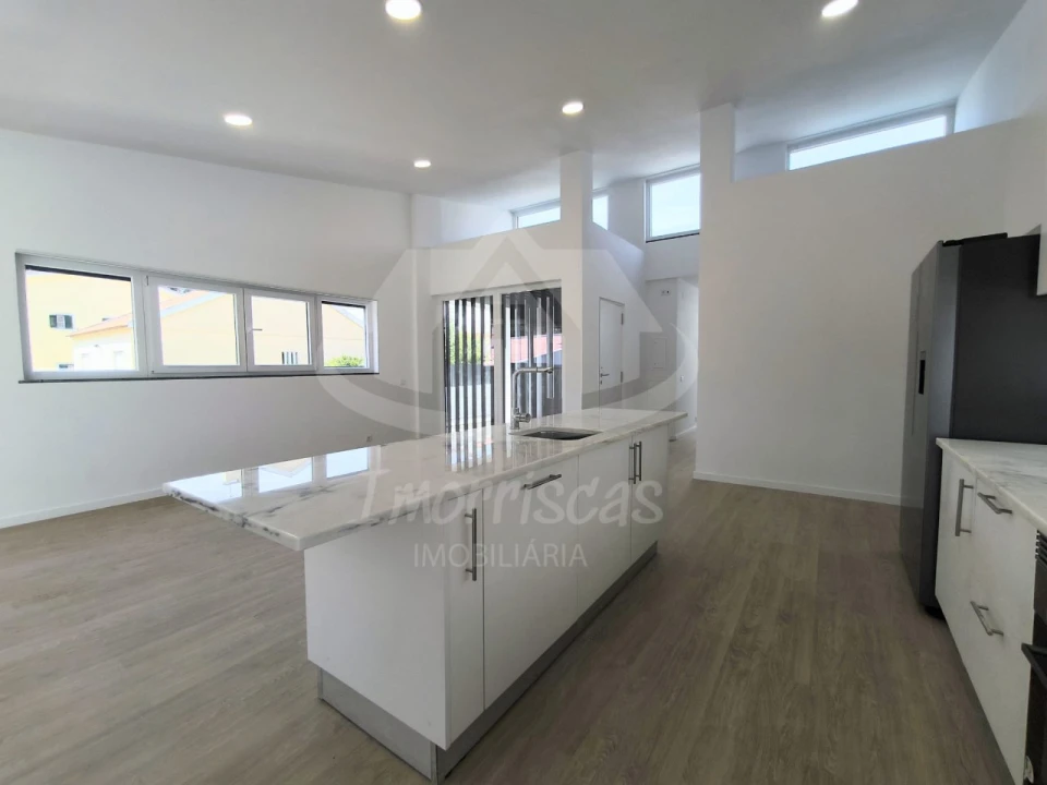 Moradia T3 para Venda em Charneca de Caparica e Sobreda Foto 21