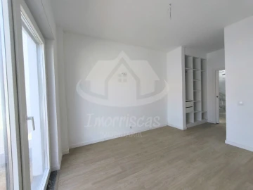 Moradia T3 para Venda em Charneca de Caparica e Sobreda