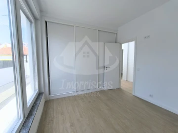Moradia T3 para Venda em Charneca de Caparica e Sobreda