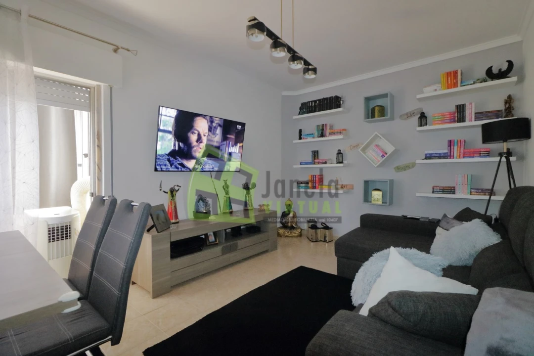 Apartamento T2 para Venda em Corroios Foto 3