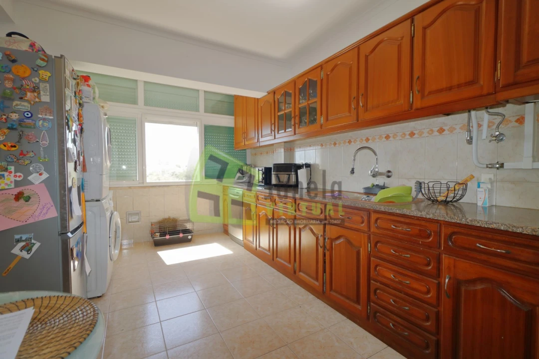 Apartamento T2 para Venda em Corroios Foto 5