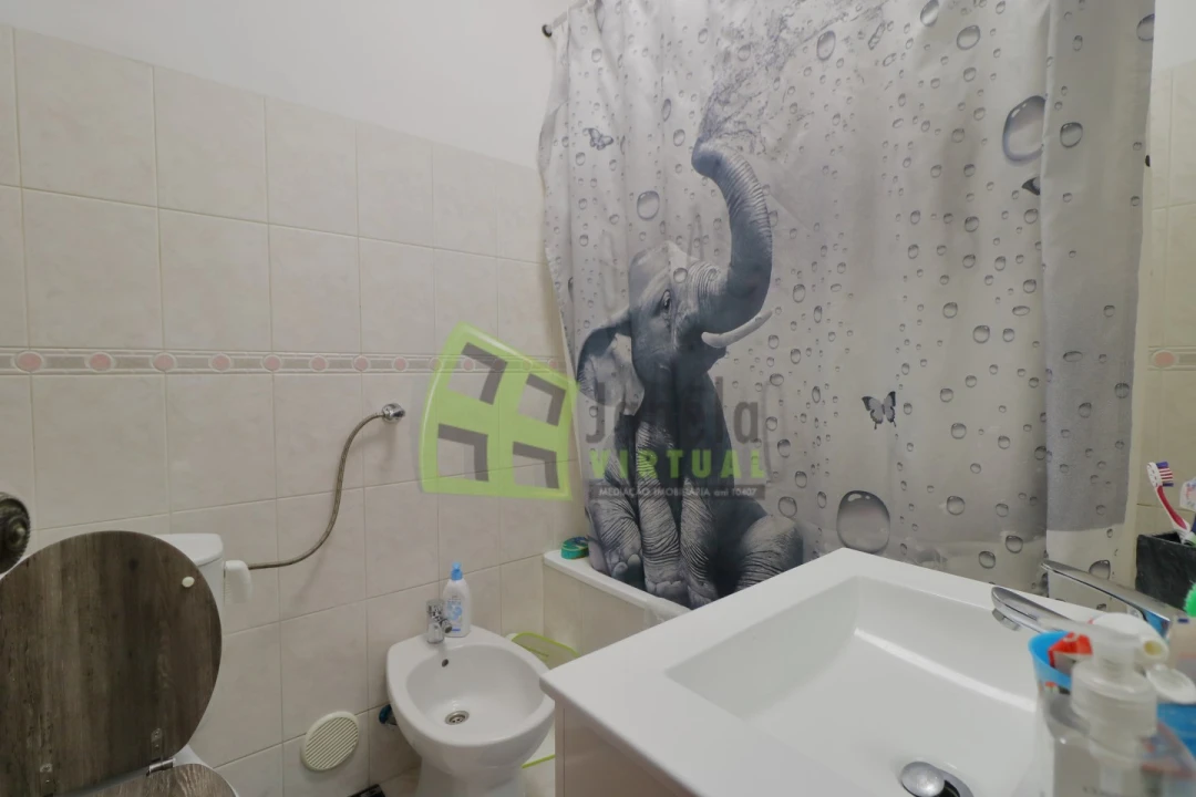 Apartamento T2 para Venda em Corroios Foto 7