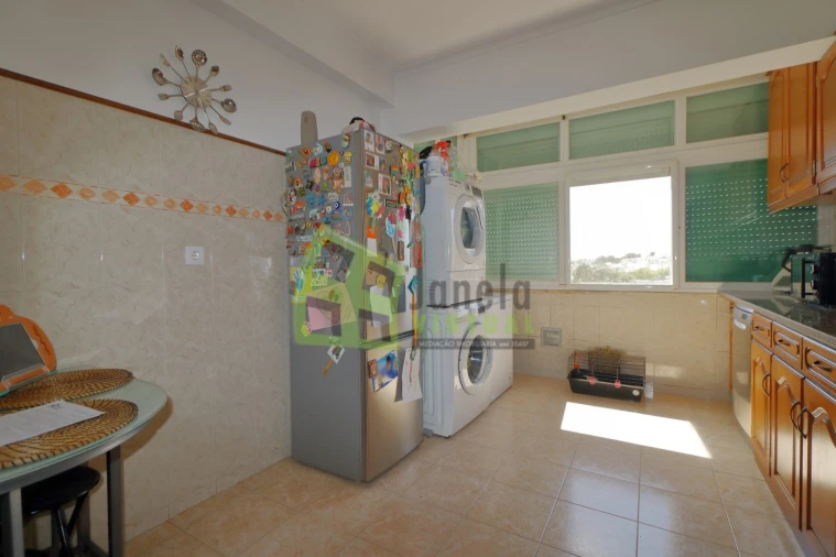 Apartamento T2 para Venda em Corroios Foto 4