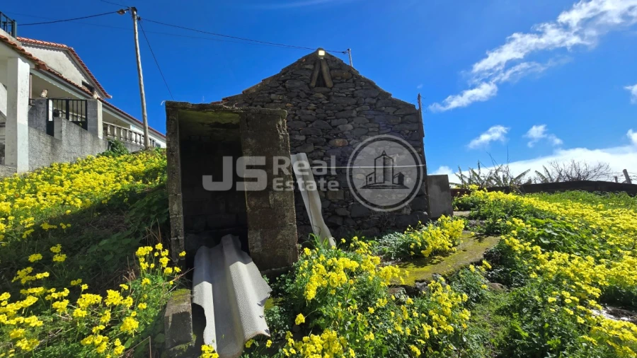 Moradia T2 para Venda em Estreito de Camara de Lobos Foto 7