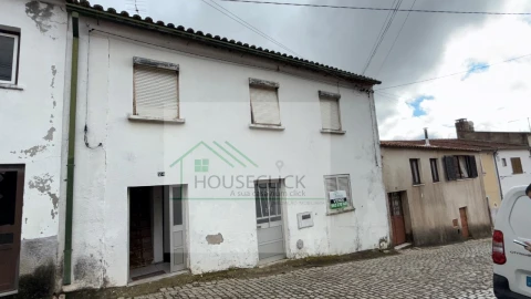Moradia T3 para Venda em Três Povos