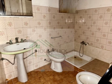Moradia T3 para Venda em Três Povos