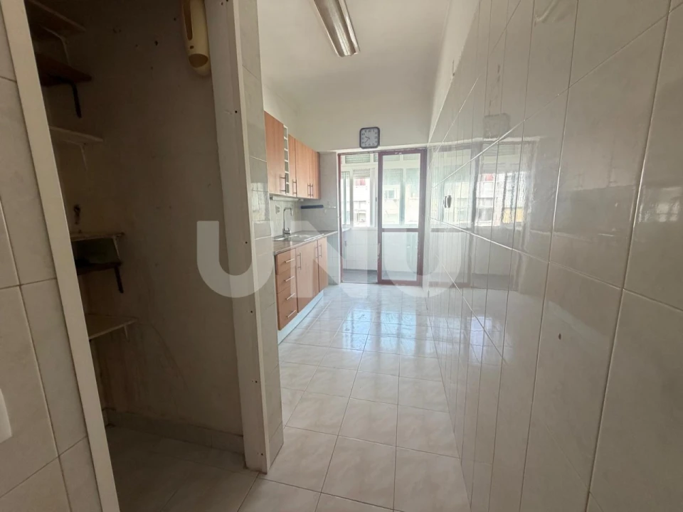 Apartamento T4 para Venda em Seixal, Arrentela e Aldeia de Paio Pires Foto 6