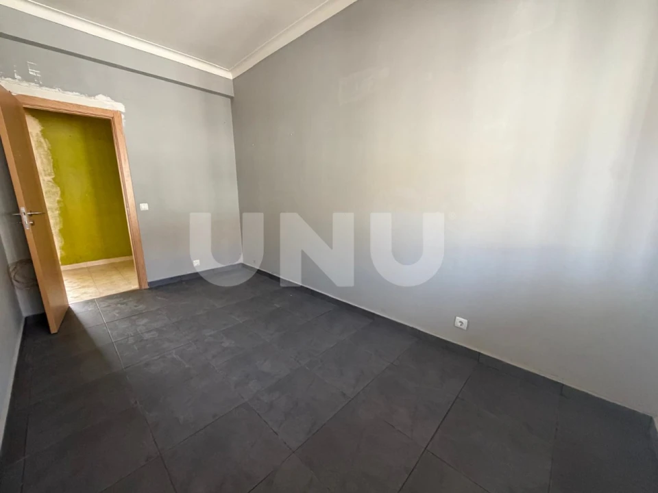 Apartamento T4 para Venda em Seixal, Arrentela e Aldeia de Paio Pires Foto 15