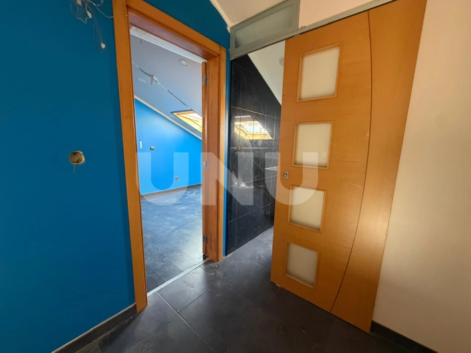 Apartamento T4 para Venda em Seixal, Arrentela e Aldeia de Paio Pires Foto 2