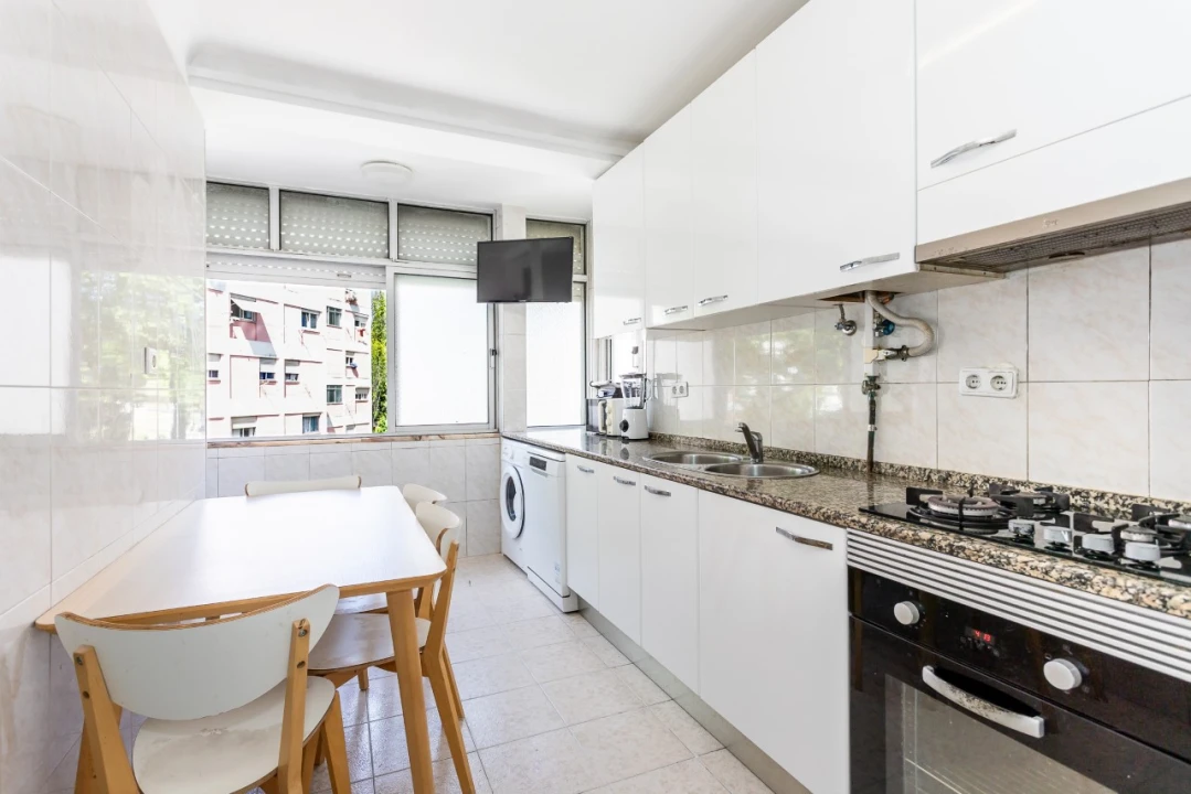 Apartamento T2 para Venda em Benfica Foto 1