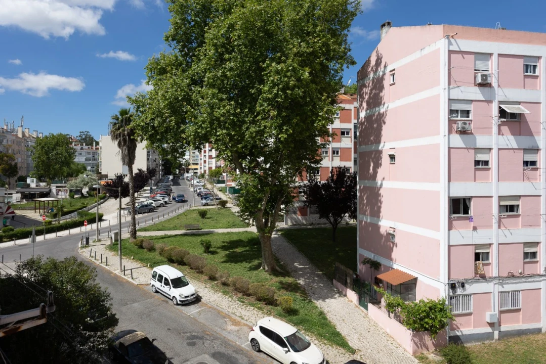 Apartamento T2 para Venda em Benfica Foto 5
