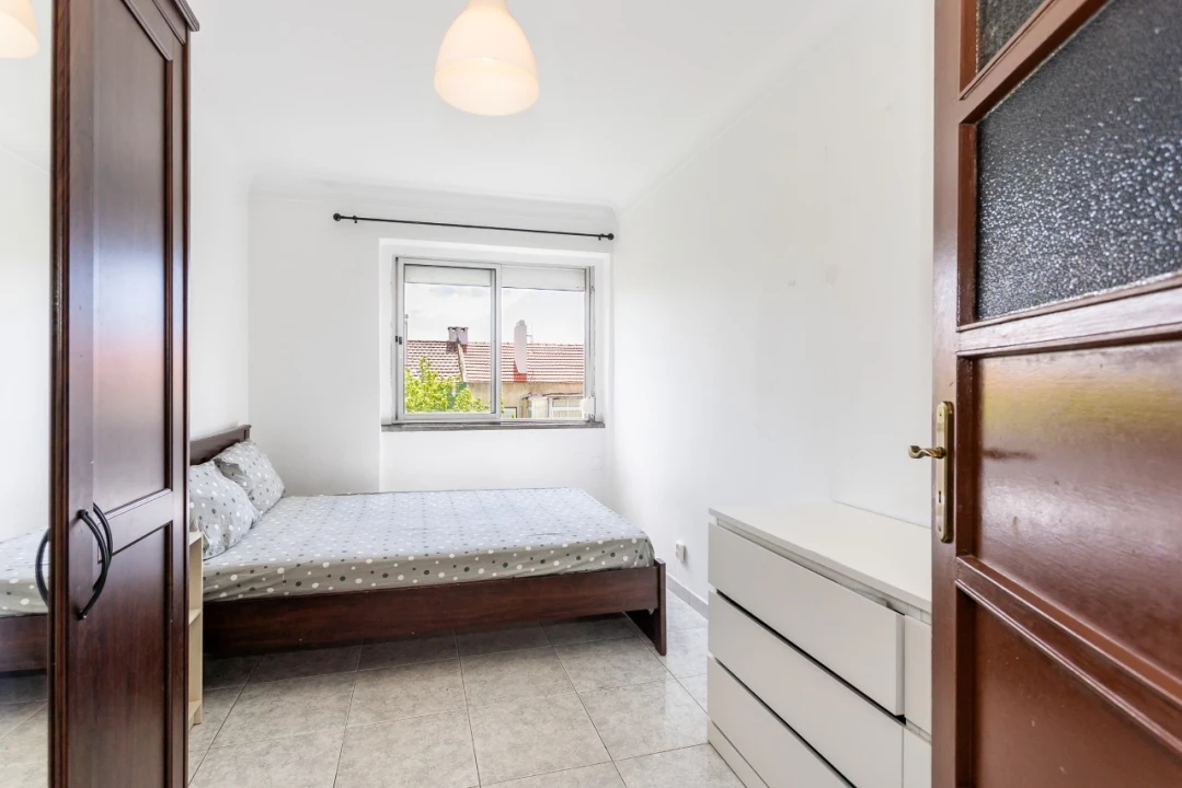 Apartamento T2 para Venda em Benfica Foto 8