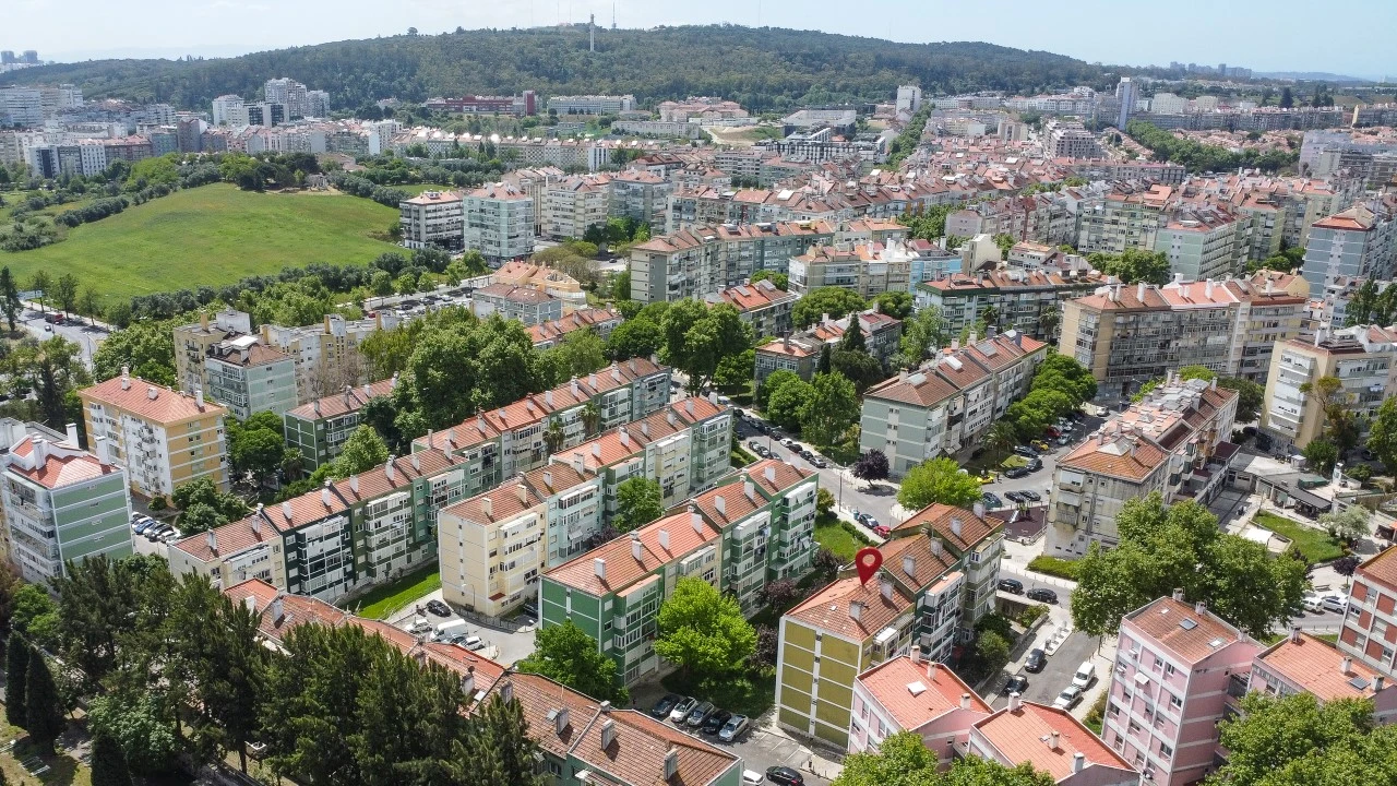 Apartamento T2 para Venda em Benfica Foto 28