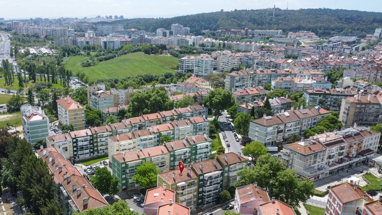 Apartamento T2 para Venda em Benfica Foto 29