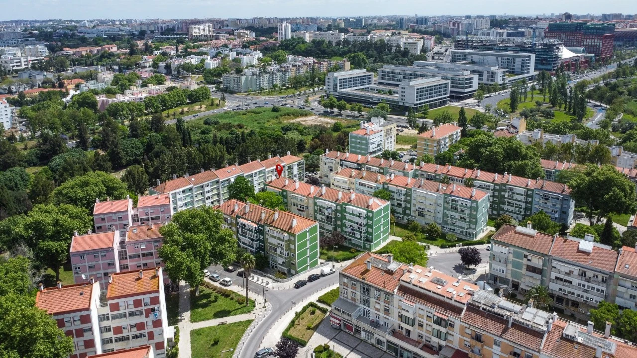 Apartamento T2 para Venda em Benfica Foto 32