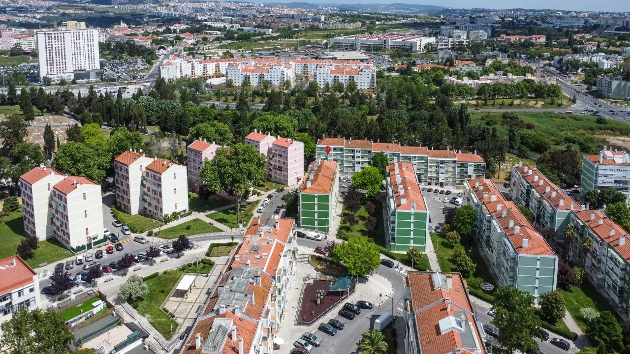 Apartamento T2 para Venda em Benfica Foto 33
