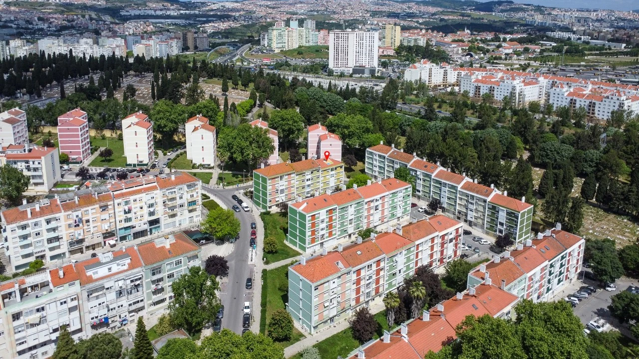 Apartamento T2 para Venda em Benfica Foto 35