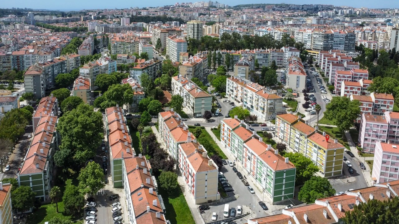 Apartamento T2 para Venda em Benfica Foto 36
