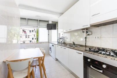 Apartamento T2 para Venda em Benfica