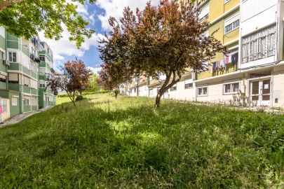 Apartamento T2 para Venda em Benfica
