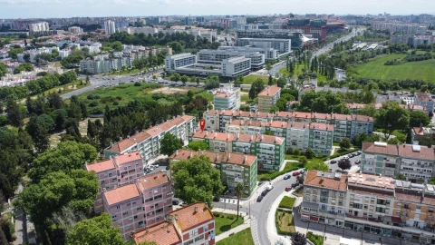 Apartamento T2 para Venda em Benfica