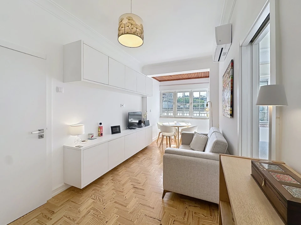Apartamento T1 para Venda em Benfica Foto 3