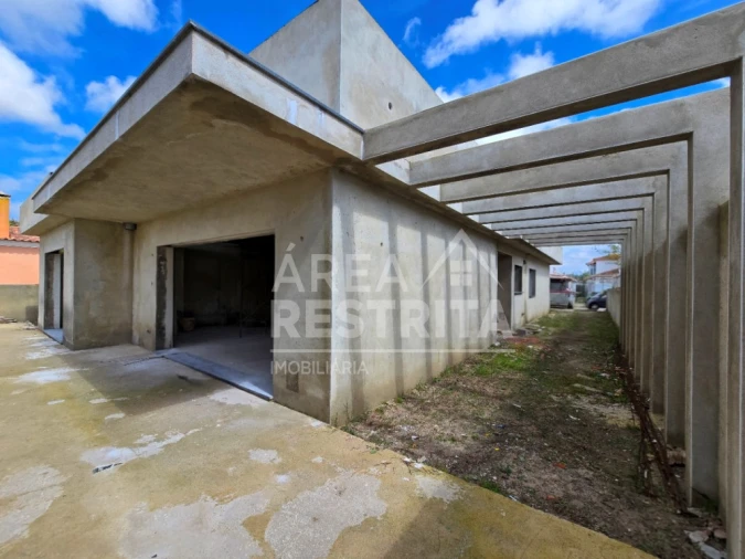 Moradia T5 para Venda em Azeitão (São Lourenço e São Simão) Foto 4