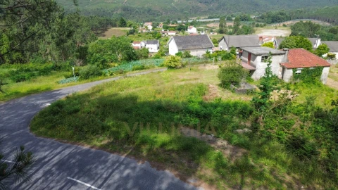 Terreno para Venda em Bárrio e Cepões