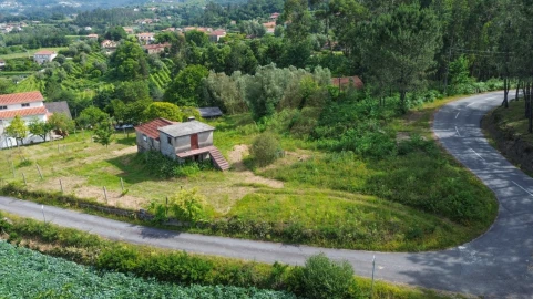 Terreno para Venda em Bárrio e Cepões