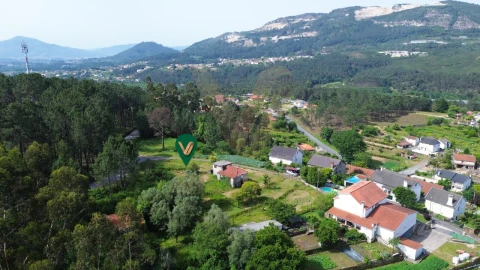 Terreno para Venda em Bárrio e Cepões