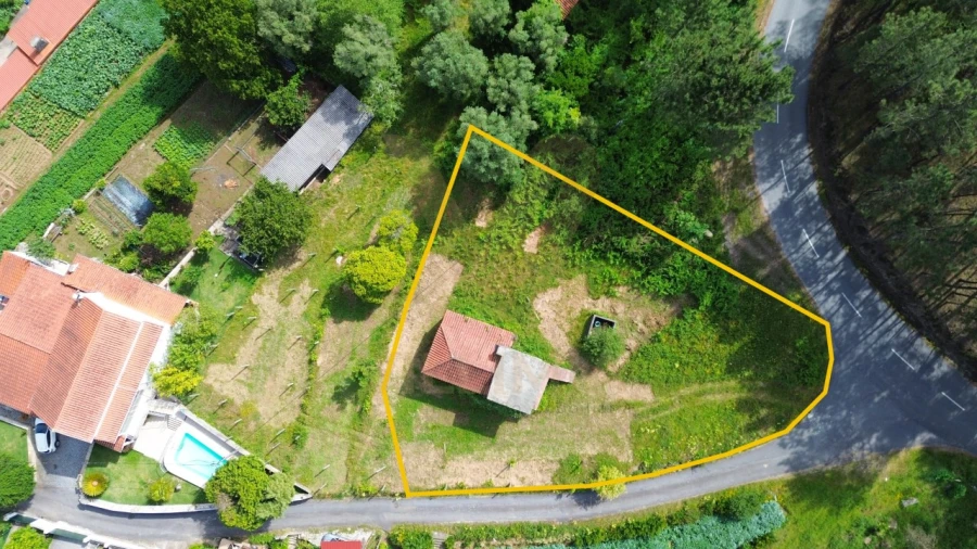 Terreno para Venda em Bárrio e Cepões Foto 8