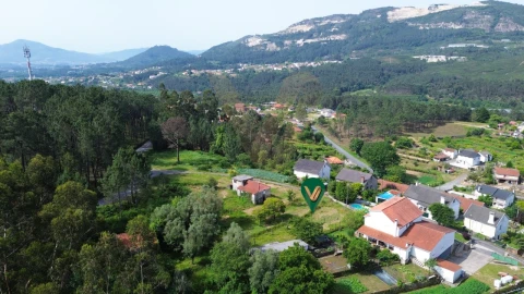 Terreno para Venda em Bárrio e Cepões