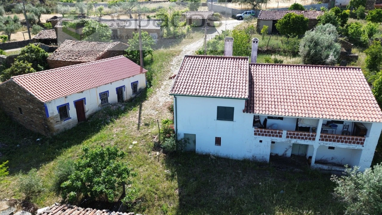 Moradia T3 para Venda em Santo Andre das Tojeiras Foto 1