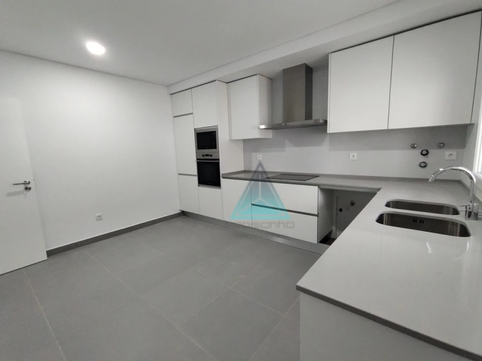 Moradia T3 para Venda em Fernao Ferro Foto 9