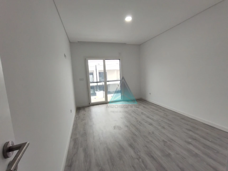 Moradia T3 para Venda em Fernao Ferro Foto 34