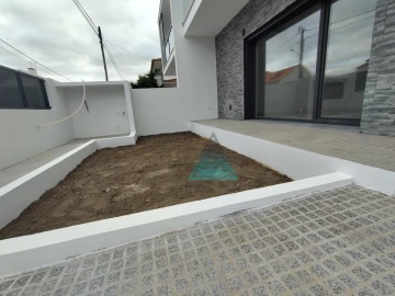 Moradia T3 para Venda em Fernao Ferro