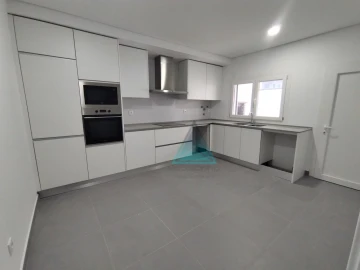 Moradia T3 para Venda em Fernao Ferro