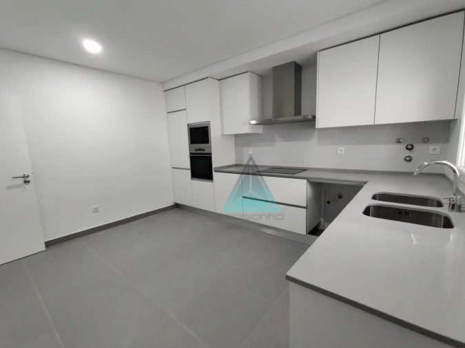 Moradia T3 para Venda em Fernao Ferro Foto 9