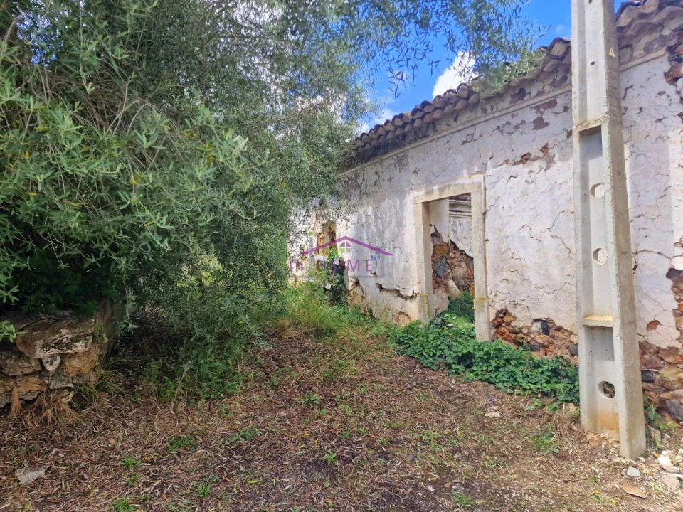 Moradia T2 para Venda em Querença, Tôr e Benafim Foto 1