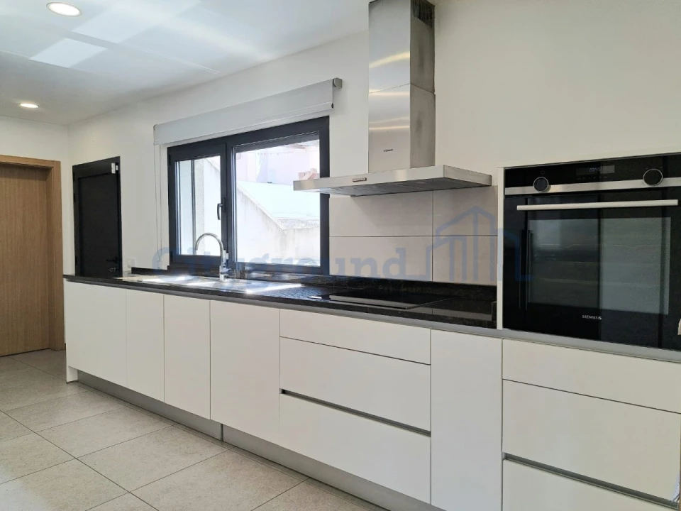 Moradia T2 para Venda em Vieira de Leiria Foto 24