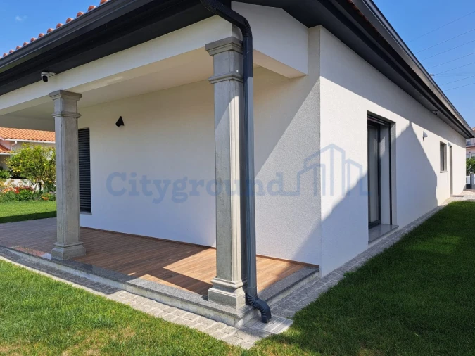 Moradia T2 para Venda em Vieira de Leiria Foto 4