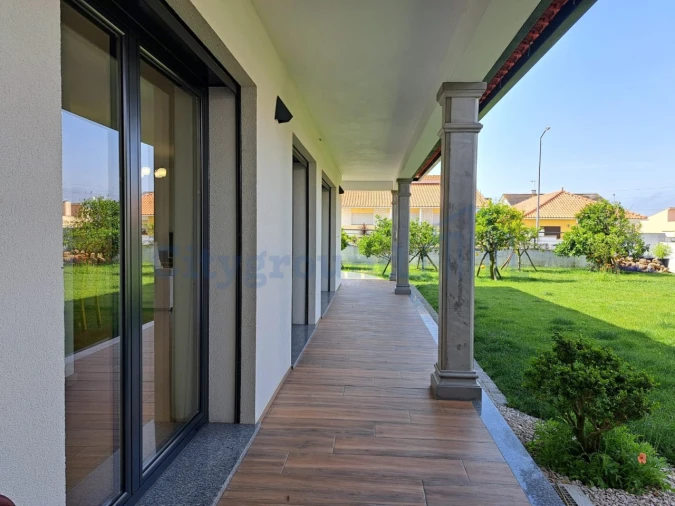 Moradia T2 para Venda em Vieira de Leiria Foto 6