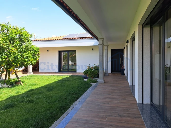 Moradia T2 para Venda em Vieira de Leiria Foto 8